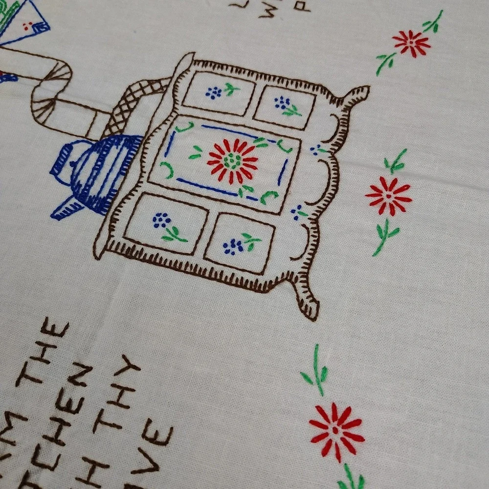 Vintage Embroidered Tablecloth Cottage Kitchen Hosting 50s Cross Stitch 33